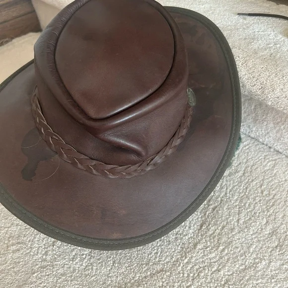 Barmah Leather Hat Australia. Size X-L includes care bag. EUC used condition. - Picture 2 of 8